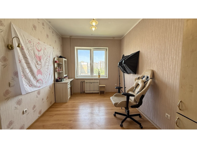 3-к. квартира, 80 м², 7/17 эт. ул. Интернациональная