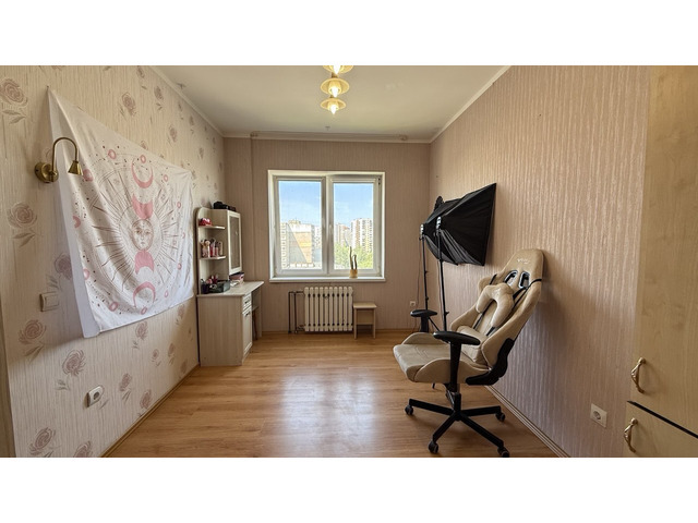 3-к. квартира, 80 м², 7/17 эт. ул. Интернациональная