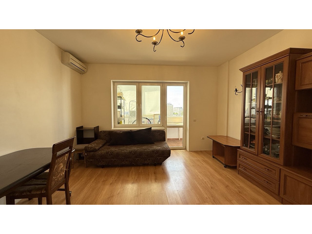 3-к. квартира, 80 м², 7/17 эт. ул. Интернациональная