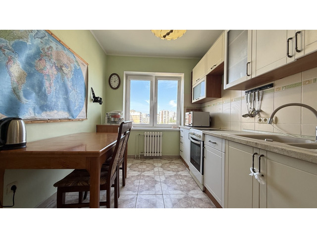 3-к. квартира, 80 м², 7/17 эт. ул. Интернациональная